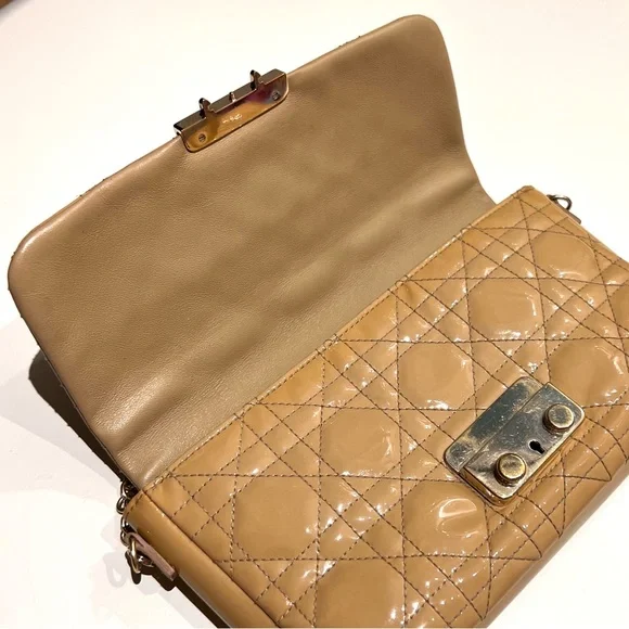 Dior Miss Dior mini bag on chain - Picture 3 of 14